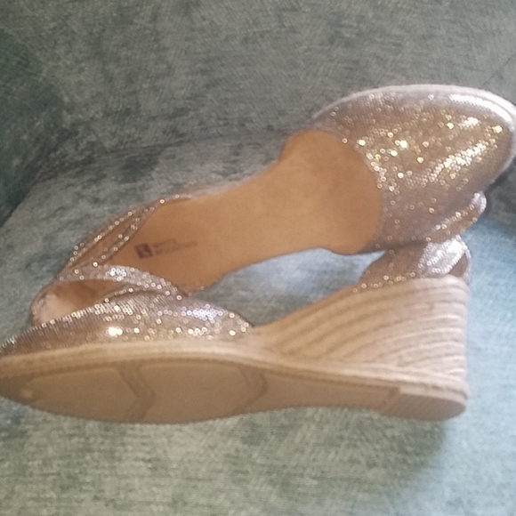 🎉Sale $30 White Mountain Espadrilles - Picture 6 of 9